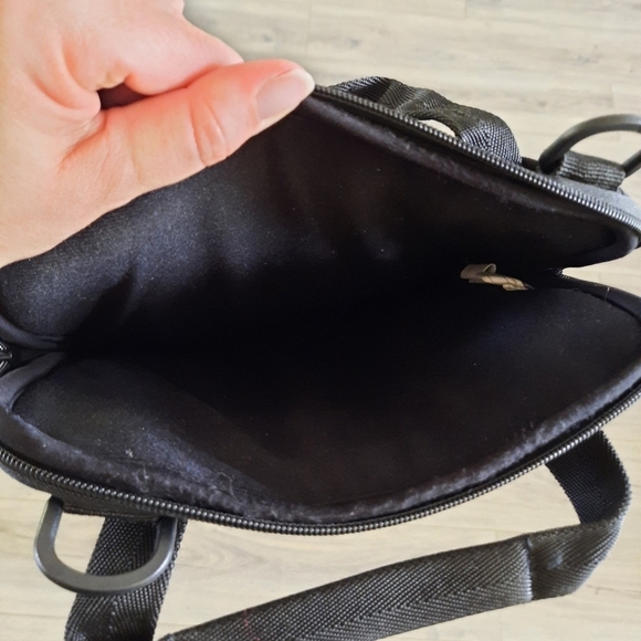 Targus 12" Vertical Notebook Slipcase Hideaway Handles TSS912 black padded case - Picture 11 of 13